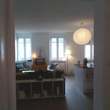 3 Pieces Lumineux, Cosy Et Calme, Tout Equipe *
